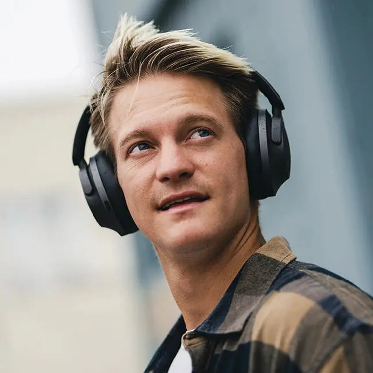 Wireless noise cancelling headphones 30 hour battery life