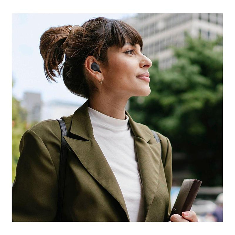 Samsung Galaxy Buds FE lifestyle commuting use